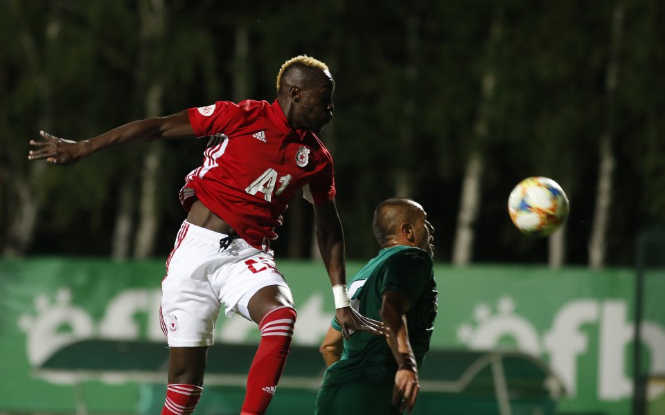 Нападателят на ЦСКА Али Соу продължава да е в трансферните