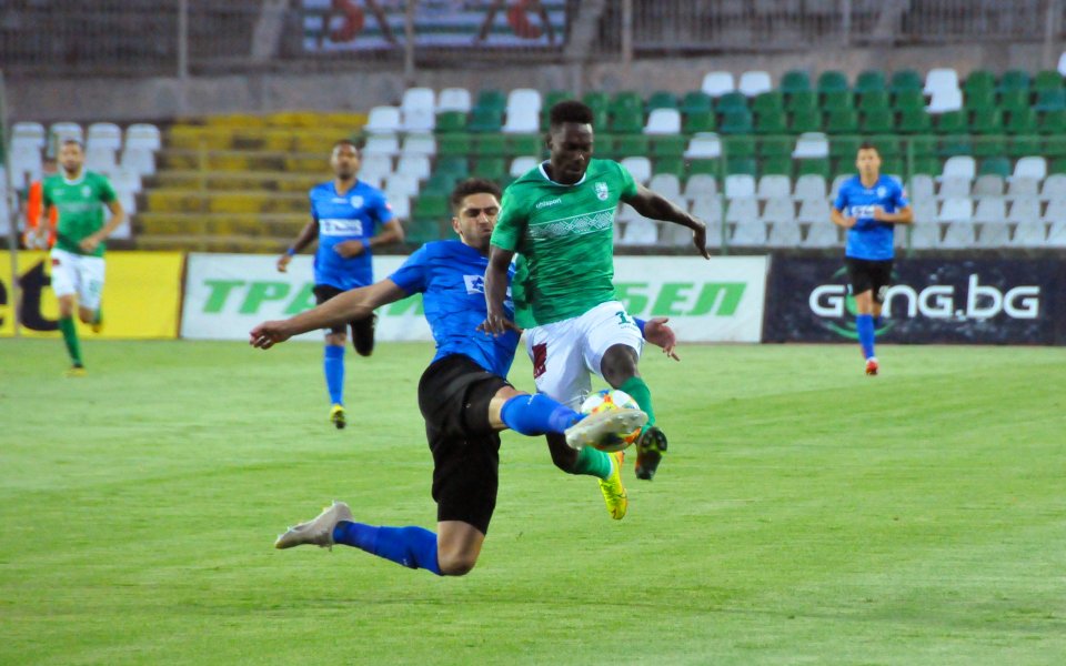 Берое победи с 3:0 Черно море и кръг преди края