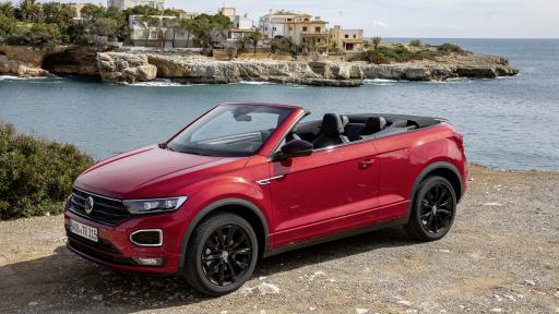  <p>Нестандартният VW T-Roc Cabriolet е към този момент у нас</p> 
