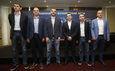 Новият председател на Националната волейболна лига Атанас Гаров представи екипа