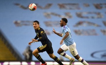 Актуалният шампион на Англия Манчестър Сити играе срещу Арсенал при резултат 0 0 в