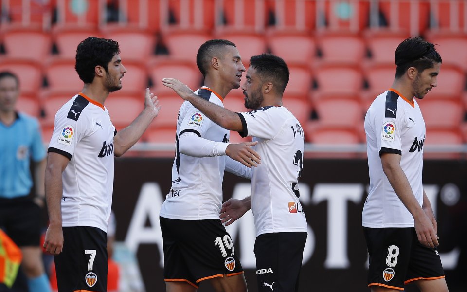 Валенсия спечели с 2:0 домакинството си на Осасуна в среща