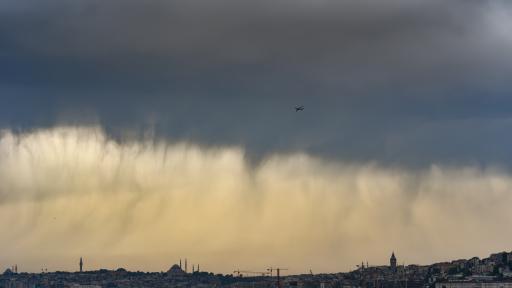  Страшна стихия, наводнения, торнадо и големи талази в Истанбул 