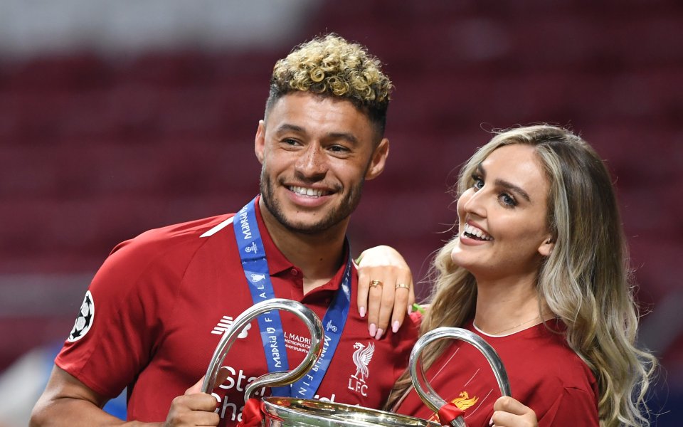 Чаровната британска певица Пери Едуардс безспорно е една от най-красивите