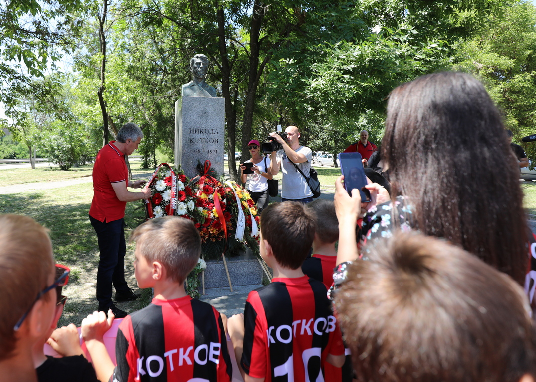 <p>Откриване на Мемориален комплекс &bdquo;Никола Котков&rdquo; в ж.к. Надежда, София</p>