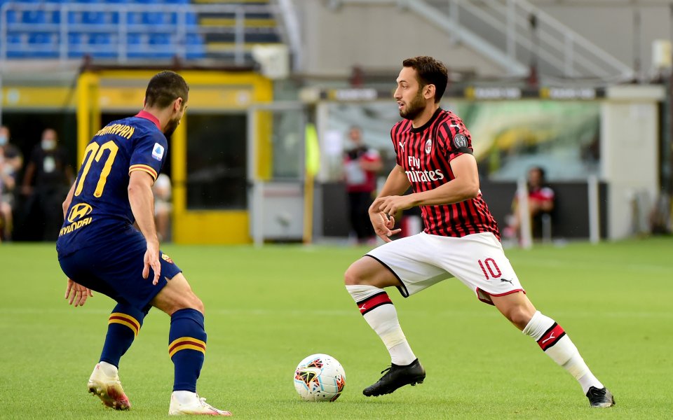Отборите на Милан и Рома играят при резултат 0:0 в