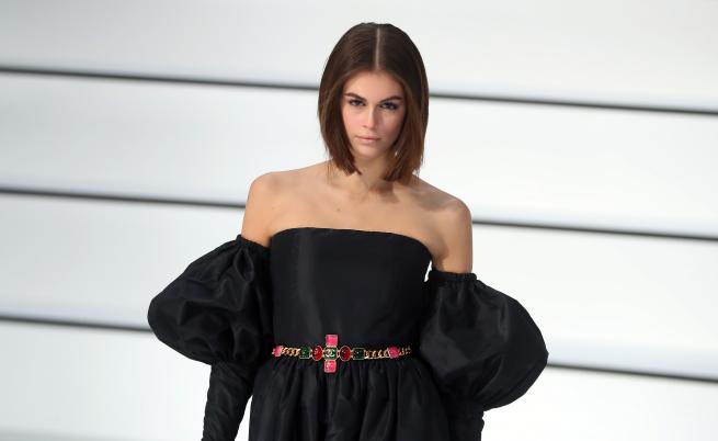 18-годишната дъщеря на Синди Крауфорд се снима по бански