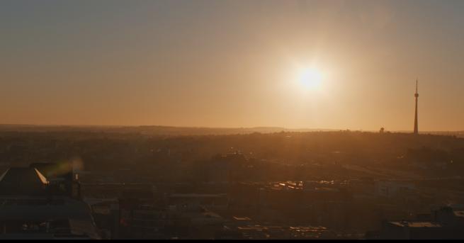 Любопитно Незавършена симфония Филм за огромното нестихващо влияние на апартейда