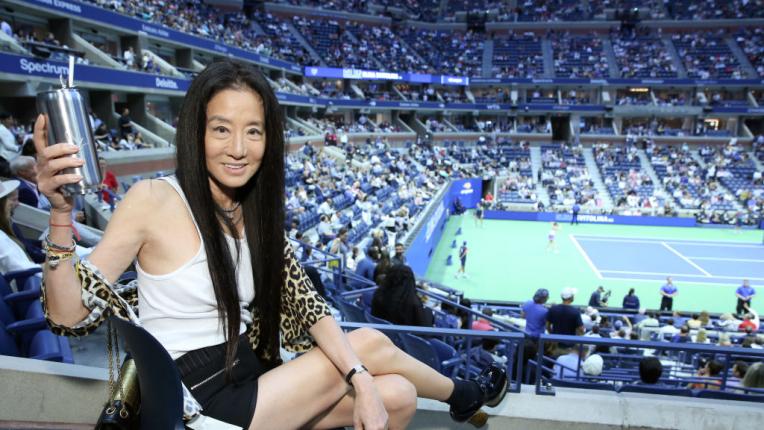  Впечатляваща на 74: Вера Уанг по бански 