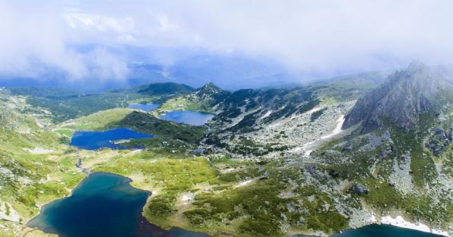 България Издирват туристите които се изкъпаха в езеро в Рила