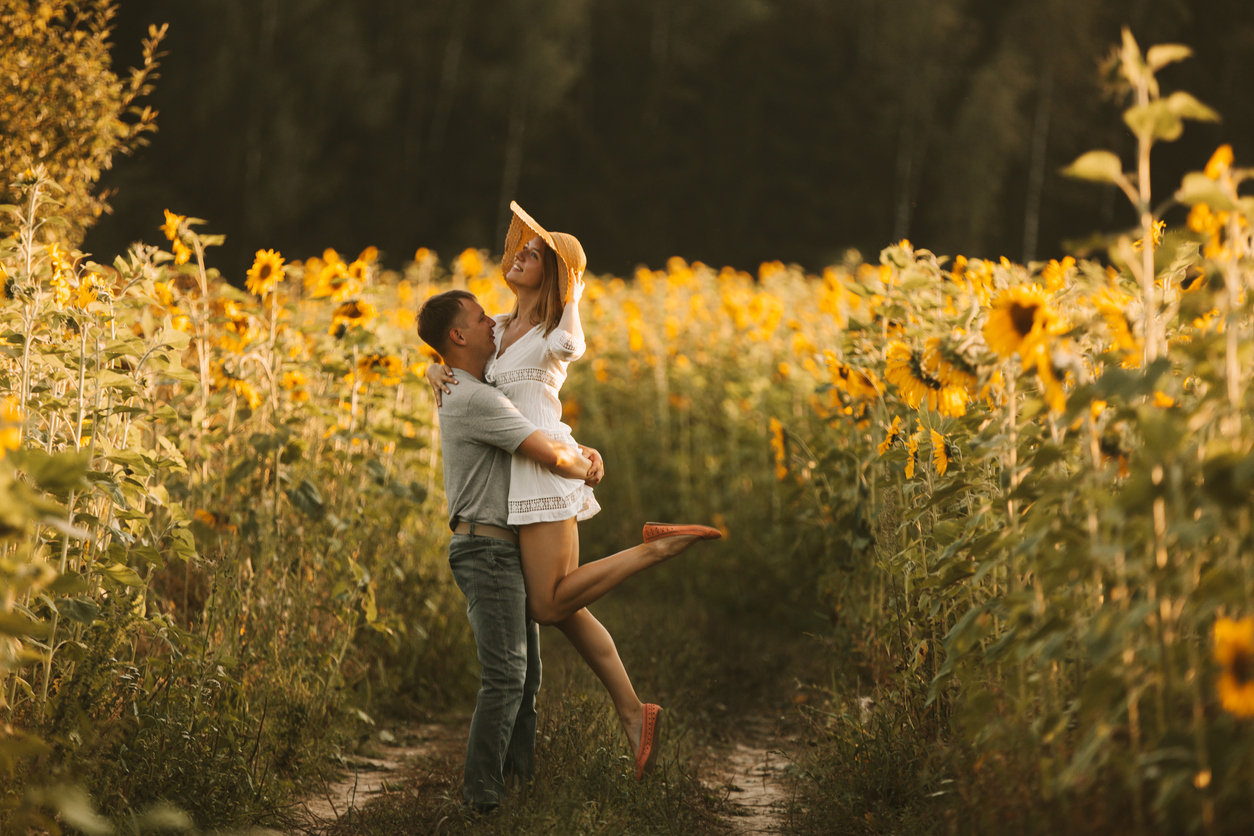 <p><strong>Козирог</strong></p>

<p>Тревожите се да не направите някоя глупава грешка, която да съсипе най-хубавото нещо, което ви се е случвало.</p>