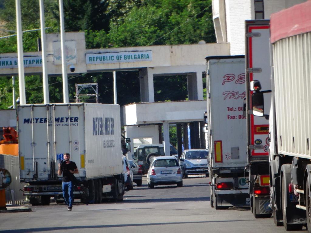 Интензивно е движението за товарни автомобили на граничните пунктове Видин