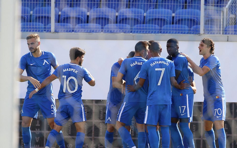 Всички играчи и треньори в Левски са преминали през тестове