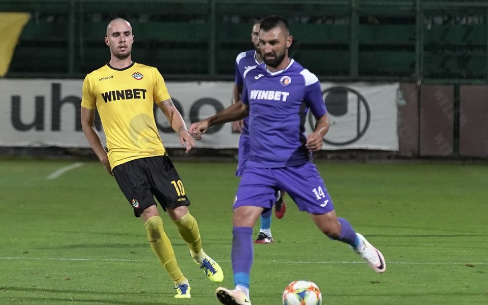 Ботев Пловдив приема Етър в двубой от 9-ия кръг на