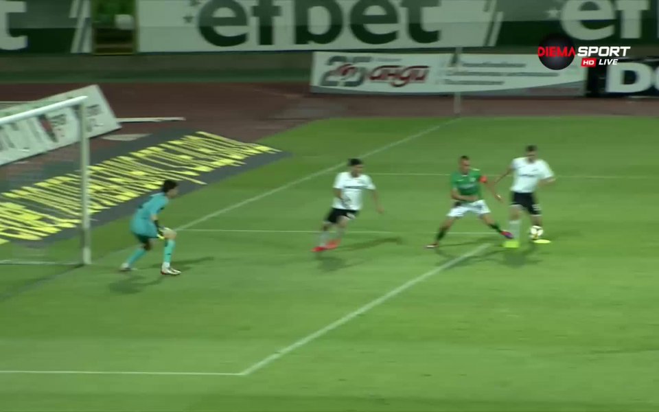 Втори гол за Камбуров срещу Славия .native-ad-suggested-news { position: relative;