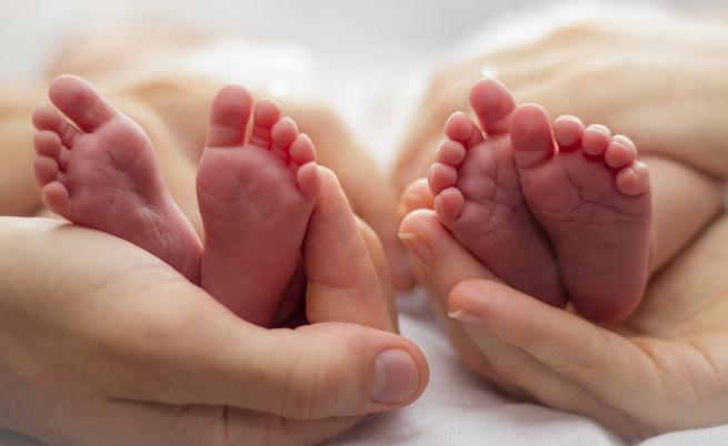 Една от най-възрастните майки в света: Първи разказ на 70-годишната жена, родила близнаци