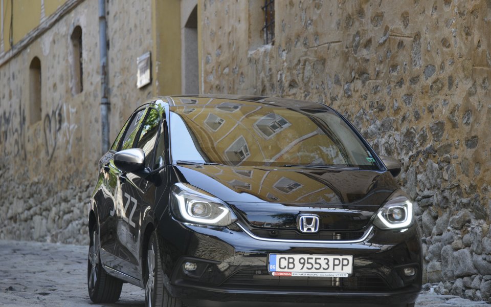 Gong.bg имаше удоволствието да се наслади на новия Honda Jazz,