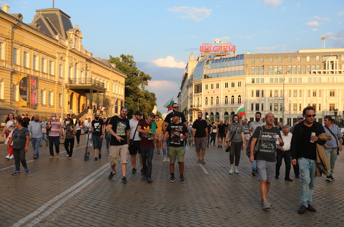 <p>Седма вечер антиправителствени протести в София</p>