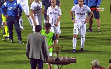 Радостта на футболистите на Монтана след като се завърнаха в