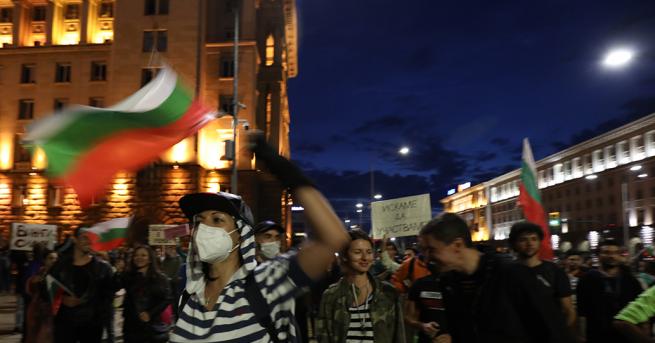 България Отровното трио зове към ескалация на протеста Какво иска