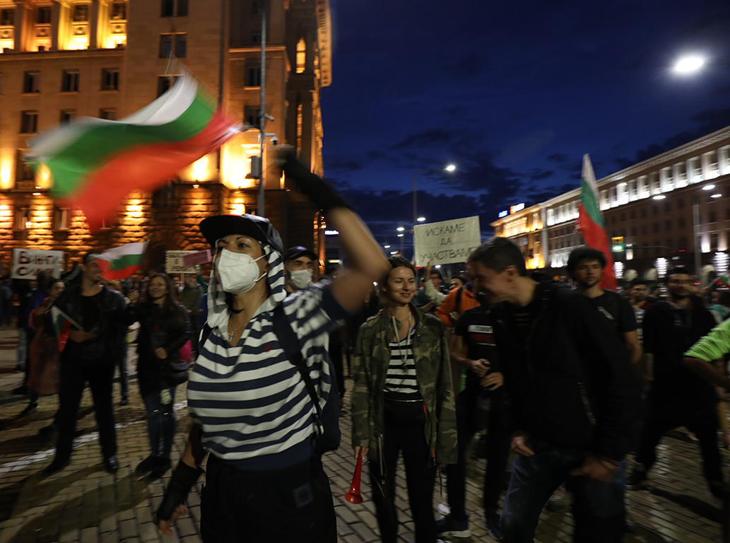 "Отровното трио" зове към ескалация на протеста