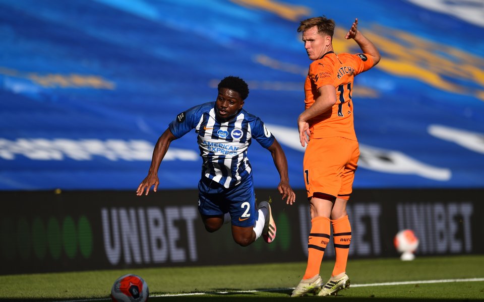 Отборът на Брайтън ще играе във Висшата лига и през