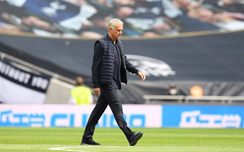 Тотнъм е дал гаранции на мениджъра си Жозе Моуриньо, че