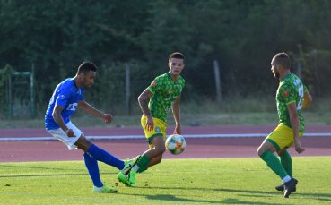 Сериозни кадрови проблеми сполетяха втородивизионния Добруджа Девет души от отбора