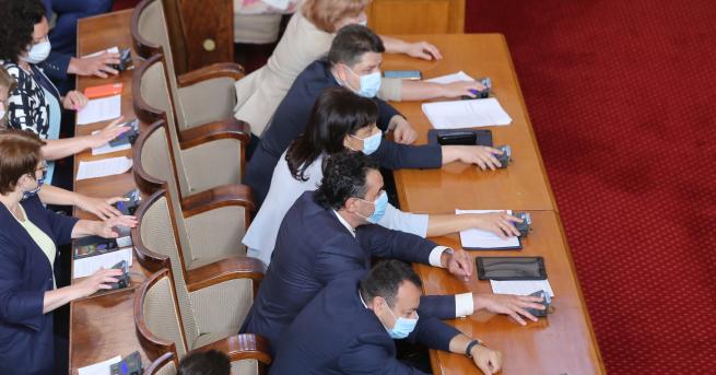 България Трима министри на изслушване в НС за мерките срещу