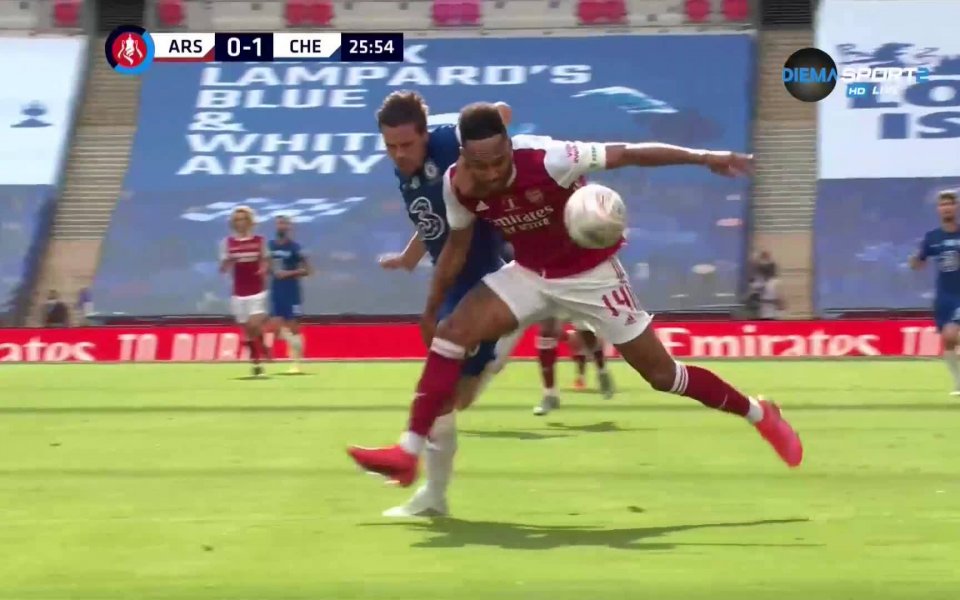 Капитански сблъсък, а Арсенал изравни на Челси .native-ad-suggested-news { position: