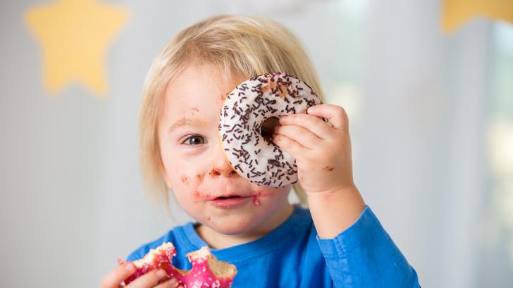 Колко захар да даваме на едно дете (и как да я ограничим)