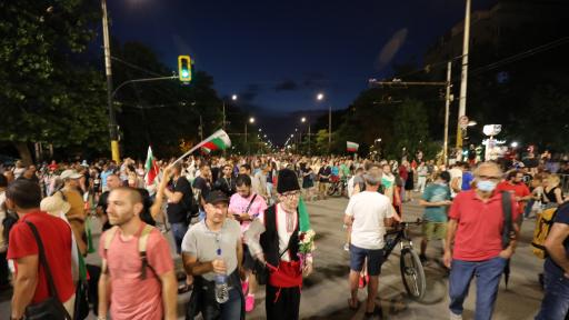  <p>29 дни митинги, яйца и домати летяха по централата на НФСБ</p> 