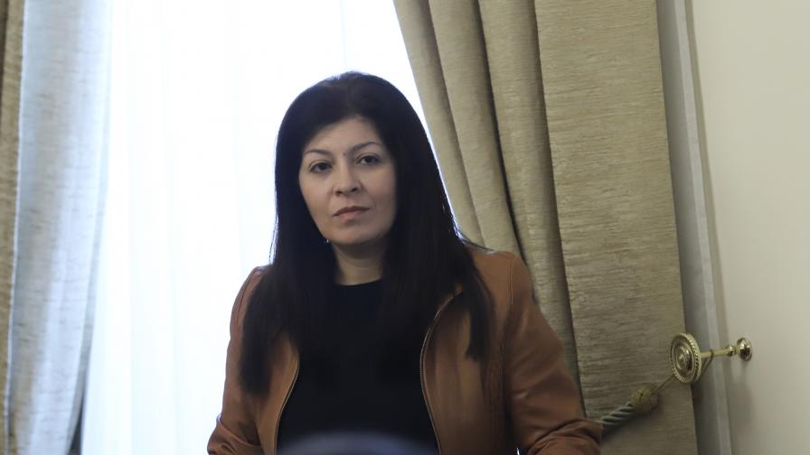  Севделина Арнаудова напуща Министерския съвет 