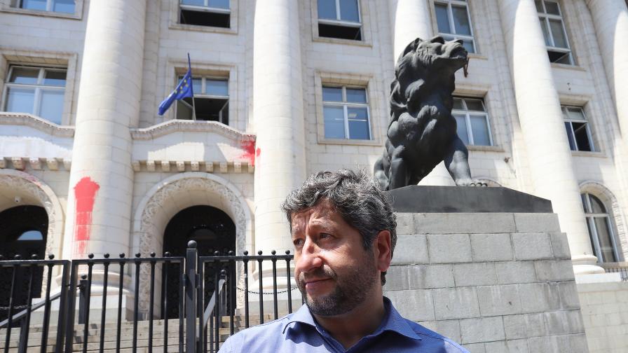  Разпитват Христо Иванов в Столична дирекция на вътрешните работи 