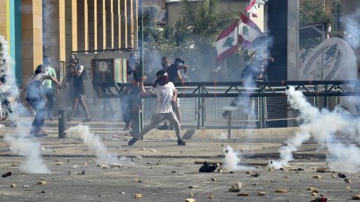  Бейрут: Протести, конфликти и над 100 ранени 