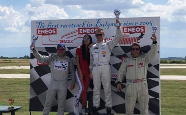 Иван Влъчков с Хонда Сивик спечели победата в серия Туринг