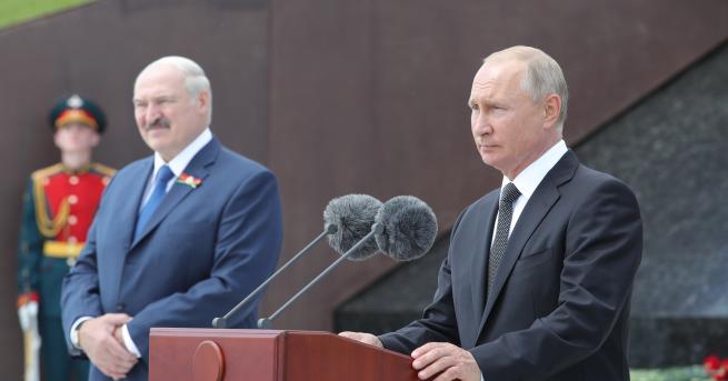 резидентът на Русия Владимир Путин и неговият беларуски колега Александър