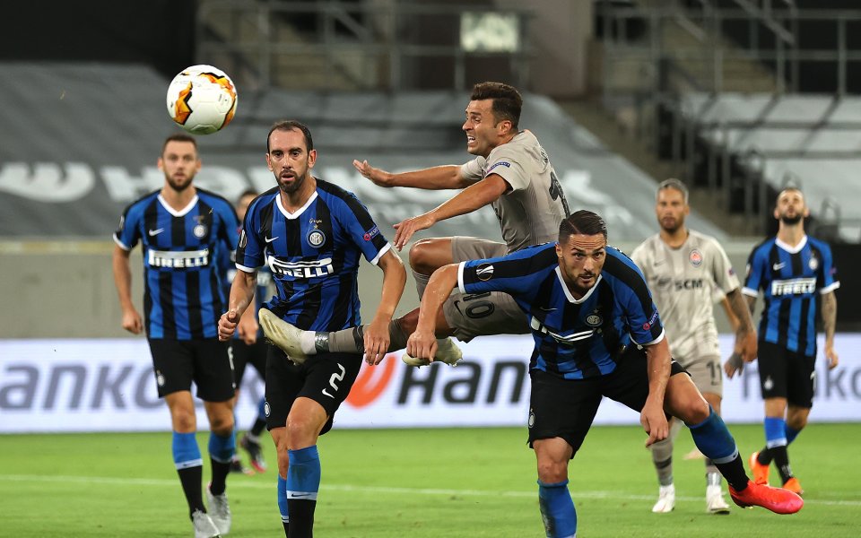 Интер и Шахтьор Донецк играят при резултат 2:0 във втория