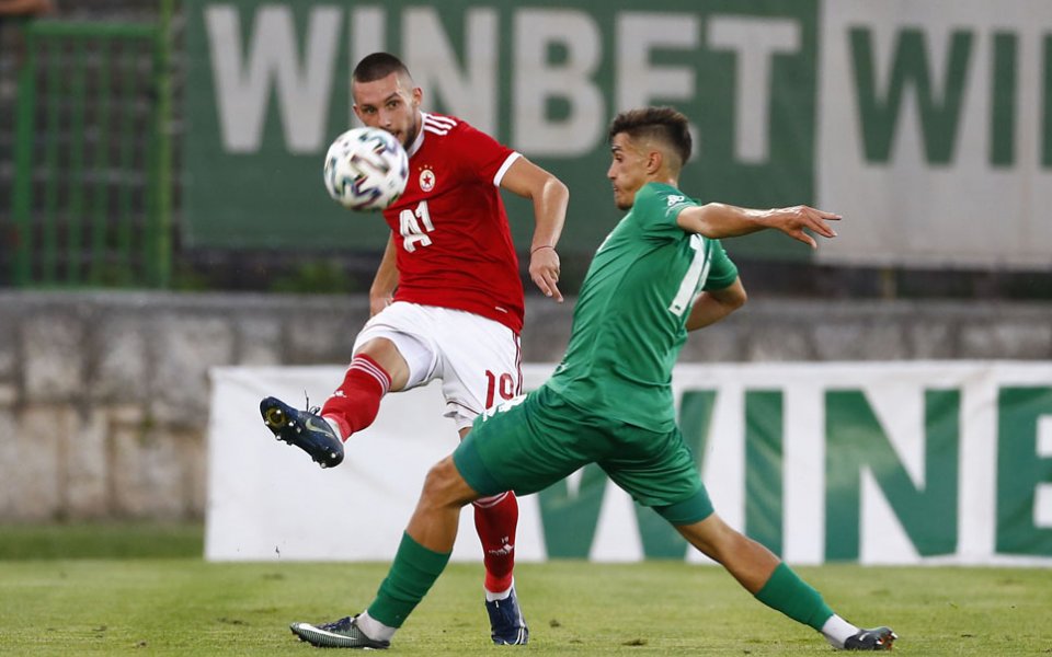 Десният защитник на ЦСКА - Иван Турицов, ще поднови тренировки