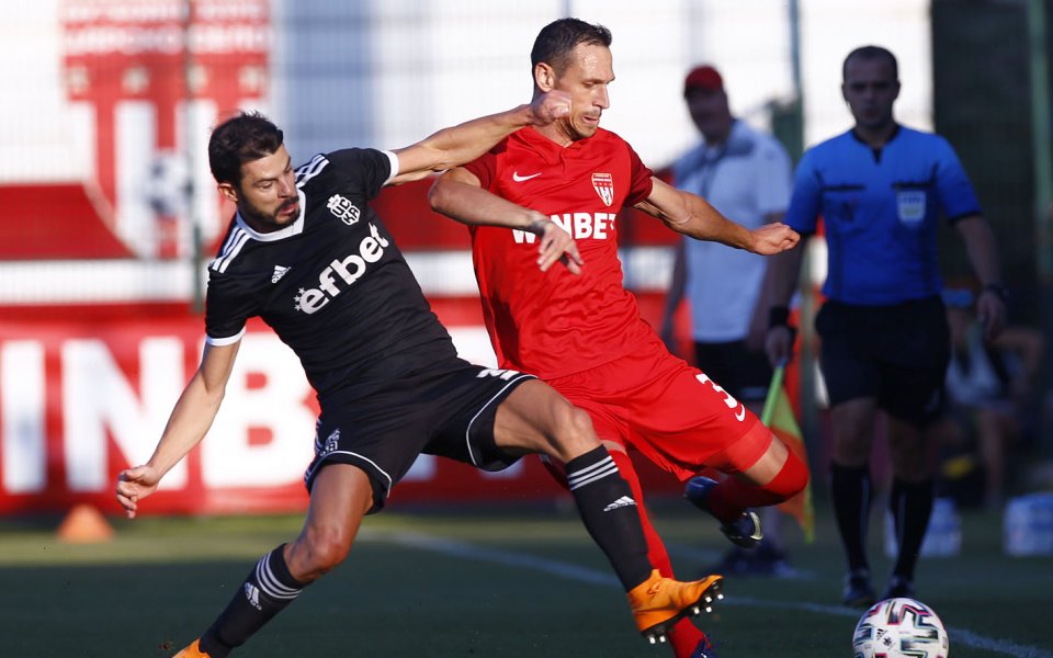 Мартин Кавдански грабна приза за най-добър играч в срещата между