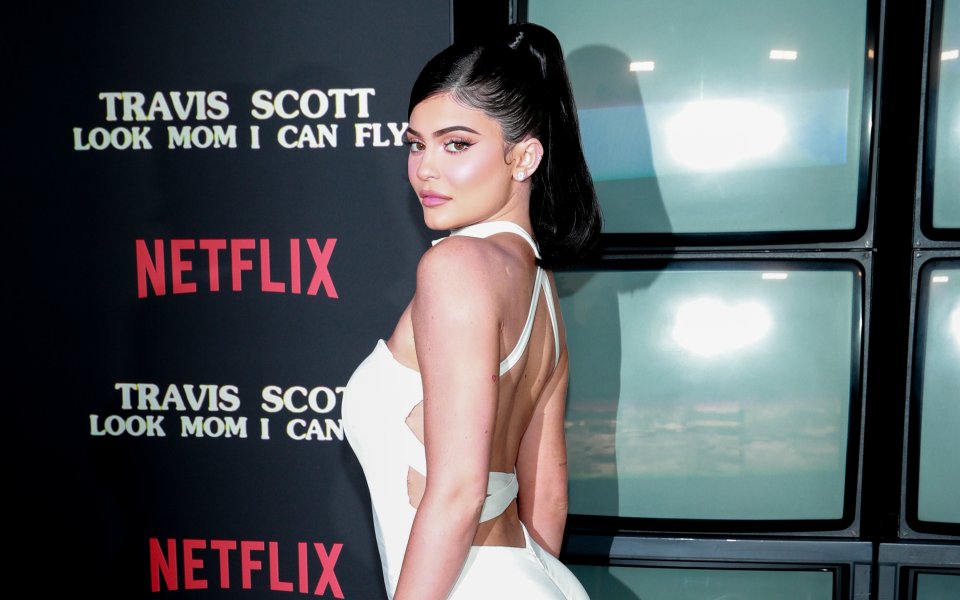 Кайли Дженър със сигурност знае как да вдигне градусите в