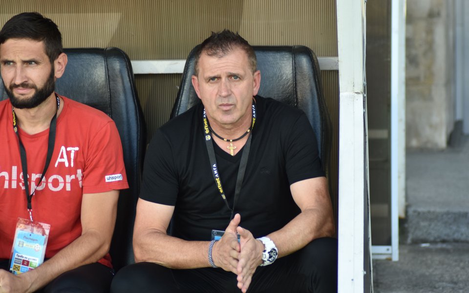 Старши треньорът на Локомотив Пловдив Бруно Акрапович сподели първите си