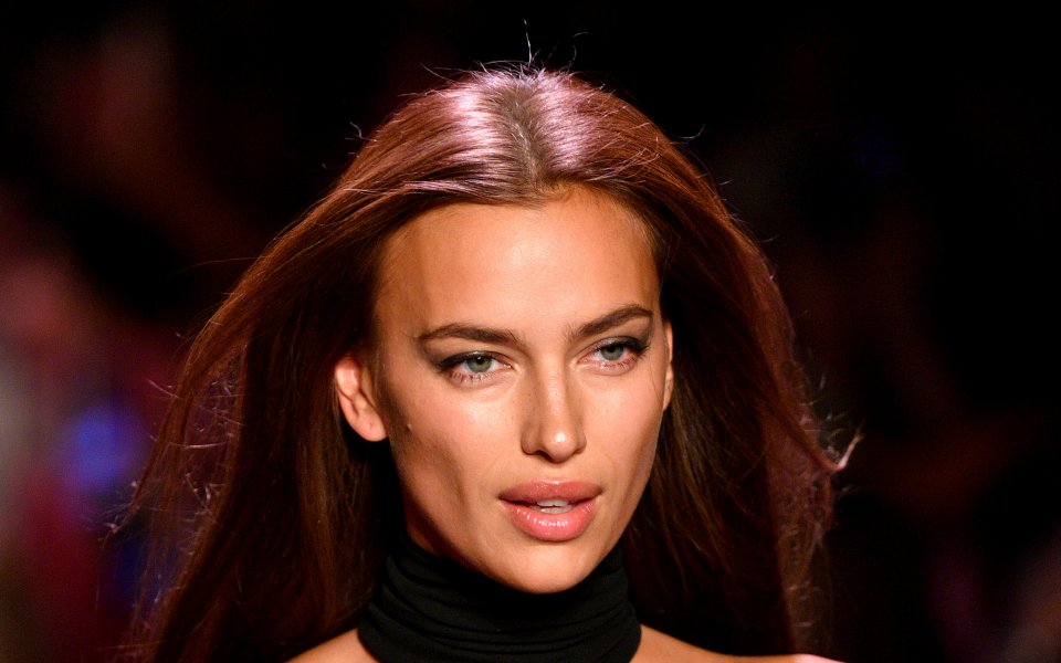 Руският модел Ирина Шейк продължава да радва феновете си с