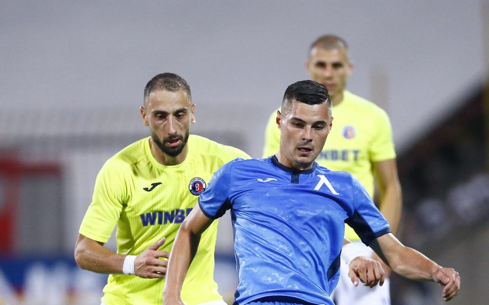 Етър приема Левски в пореден мач от 18-тия кръг на