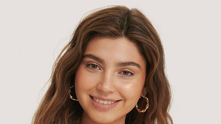  Цветът на ЕСЕН 2020 (6 находки на страхотни цени) 