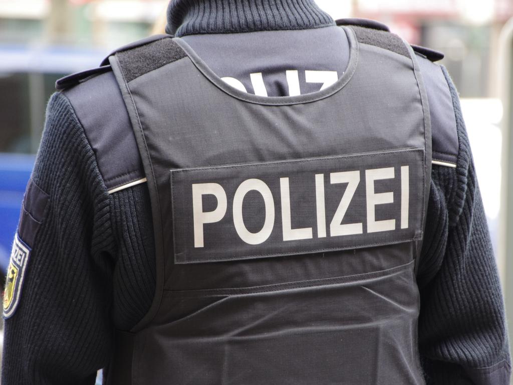 Специални полицейски подразделения в западногерманския град Дуисбург арестуваха мъж след като
