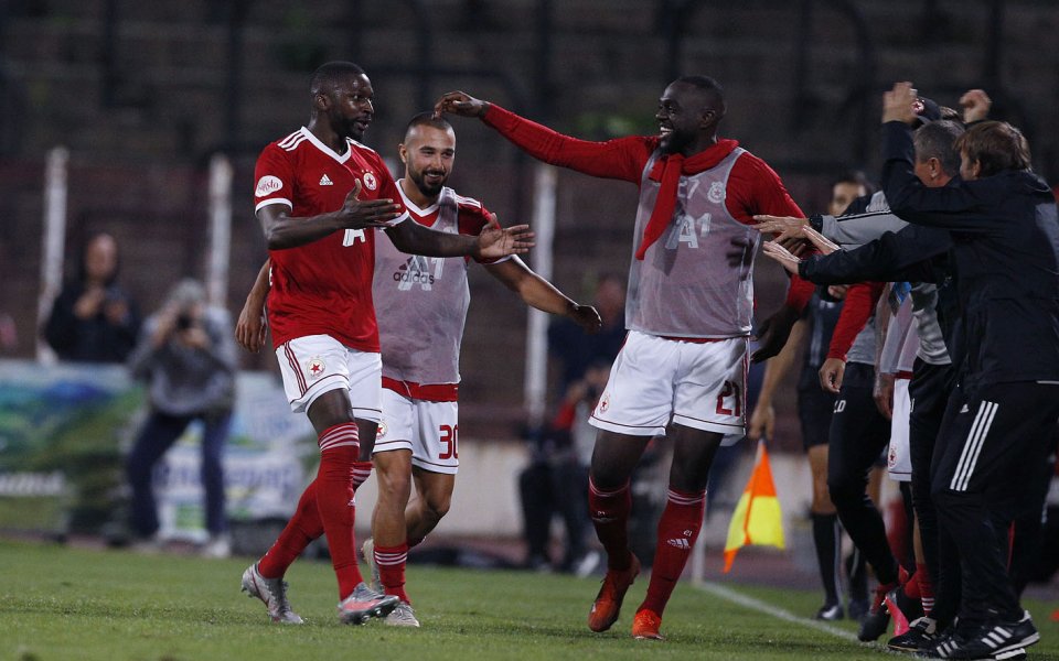 Франция е най-големия вносител на играчи в европейските първенства, показва