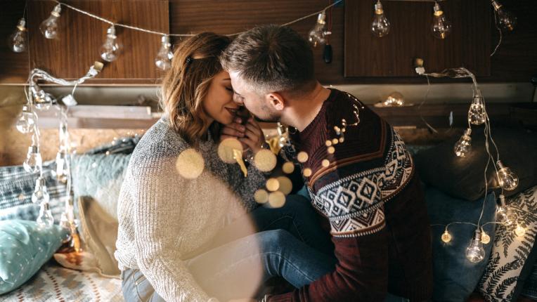  4-те зодии, които ще срещнат огромната обич през 2021 