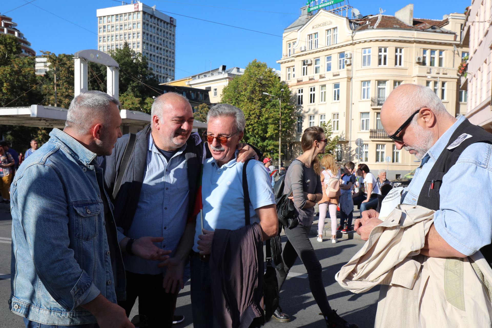 <p>Митинг-концерт блокира &quot;Орлов мост&quot;</p>