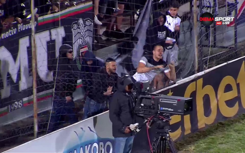 Секунди след последния съдийски сигнал настъпи напрежение между вратаря на